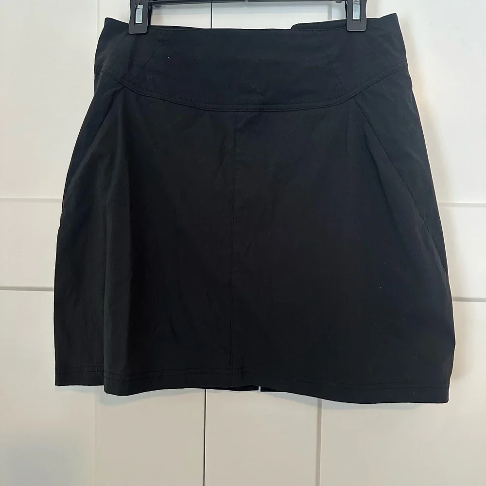 Royal Robbins Discovery III‎ Black Nylon Skort 8